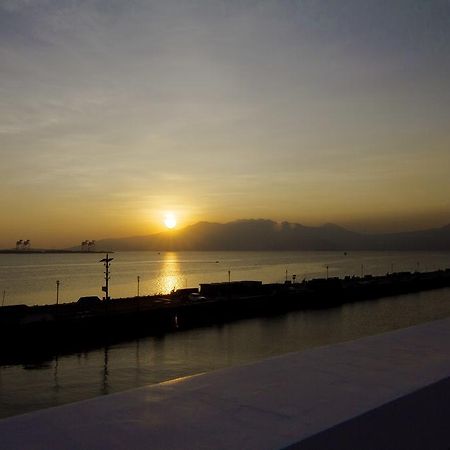 The Reef Hotel&Residences Olongapo Buitenkant foto