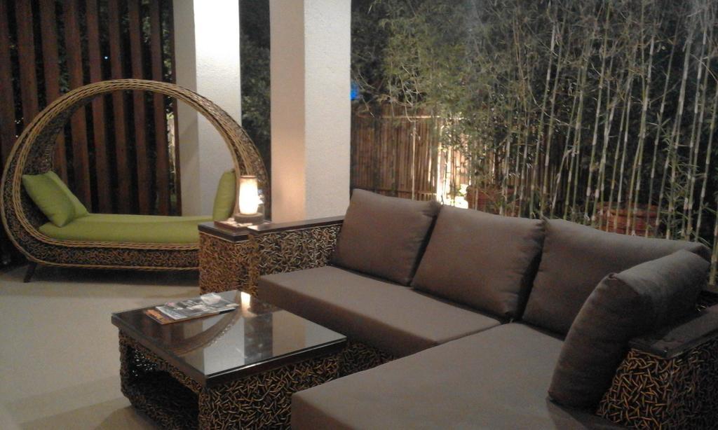 The Reef Hotel&Residences Olongapo Buitenkant foto