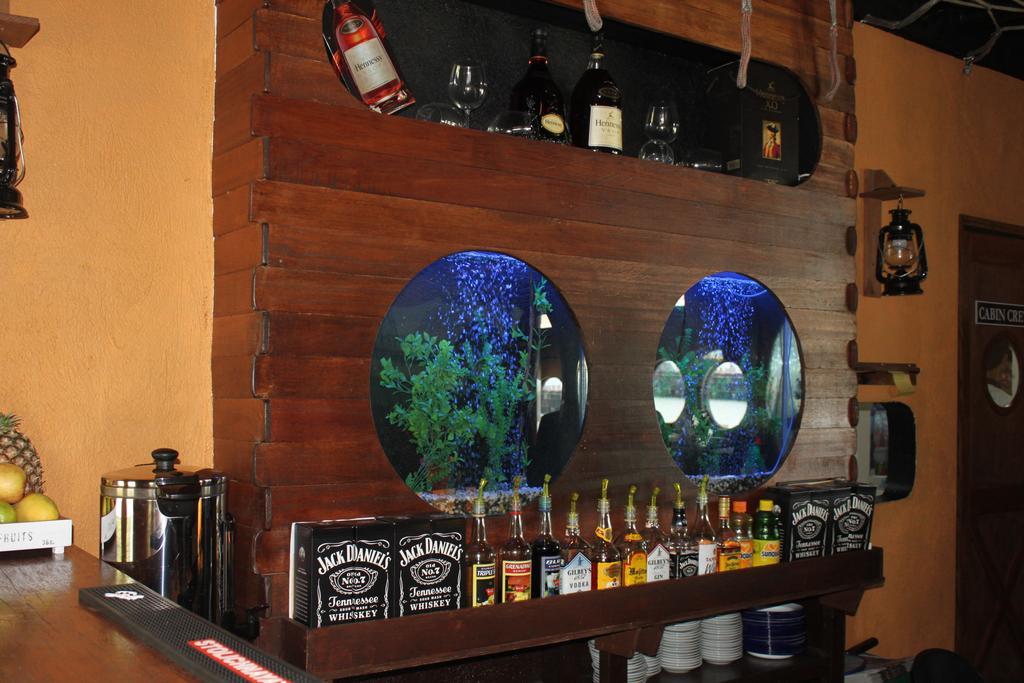 The Reef Hotel&Residences Olongapo Buitenkant foto