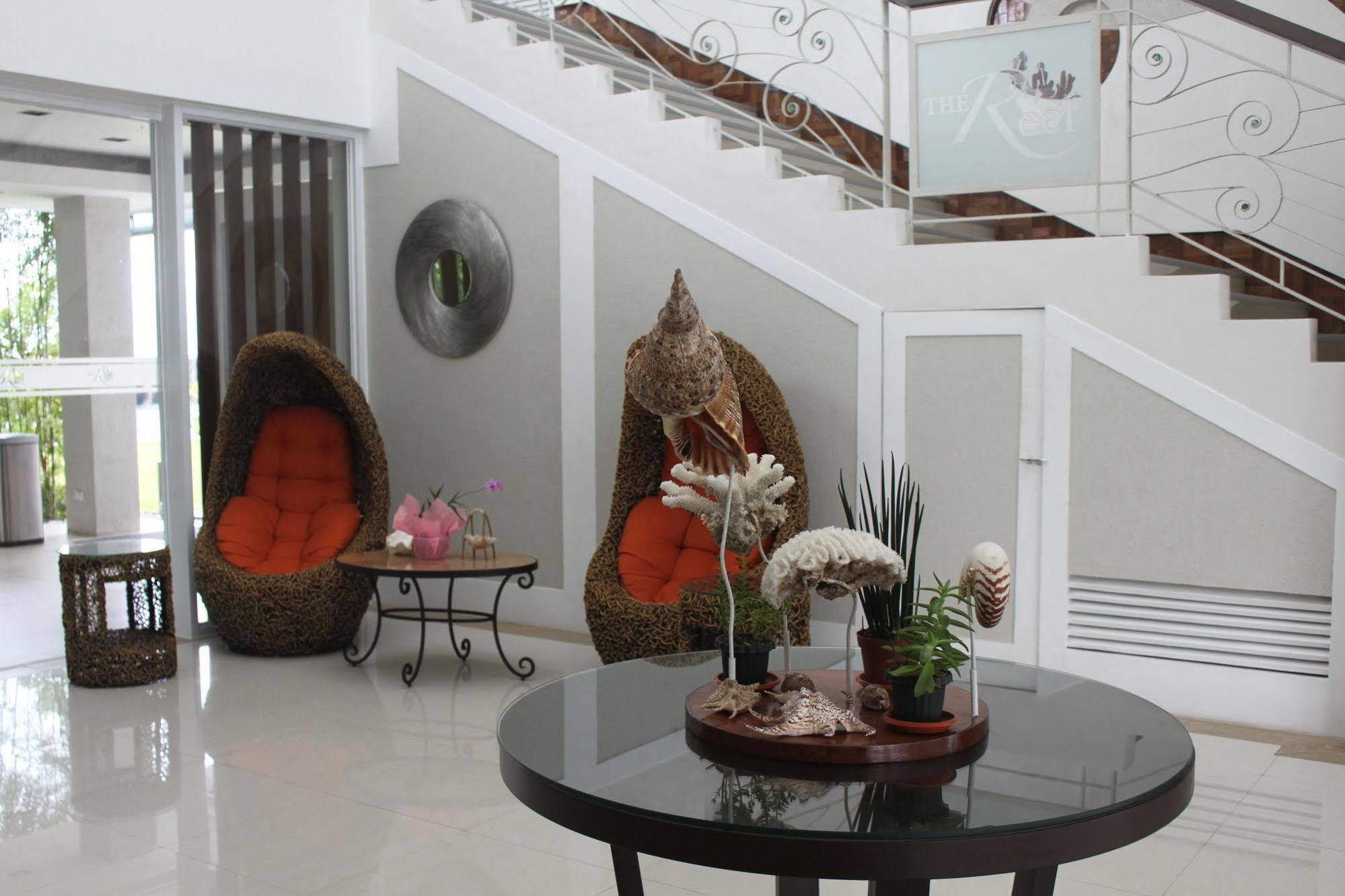 The Reef Hotel&Residences Olongapo Buitenkant foto