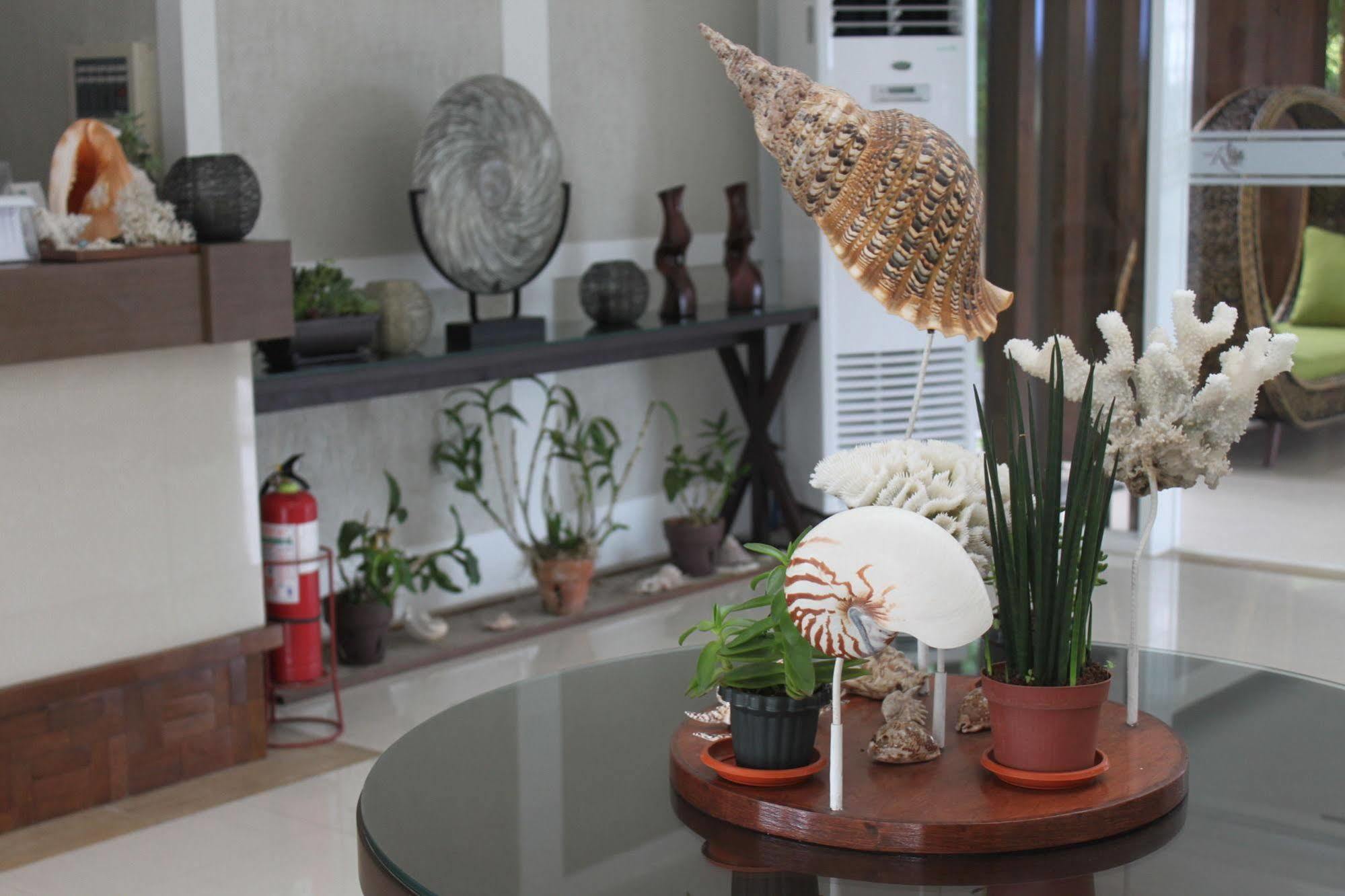 The Reef Hotel&Residences Olongapo Buitenkant foto