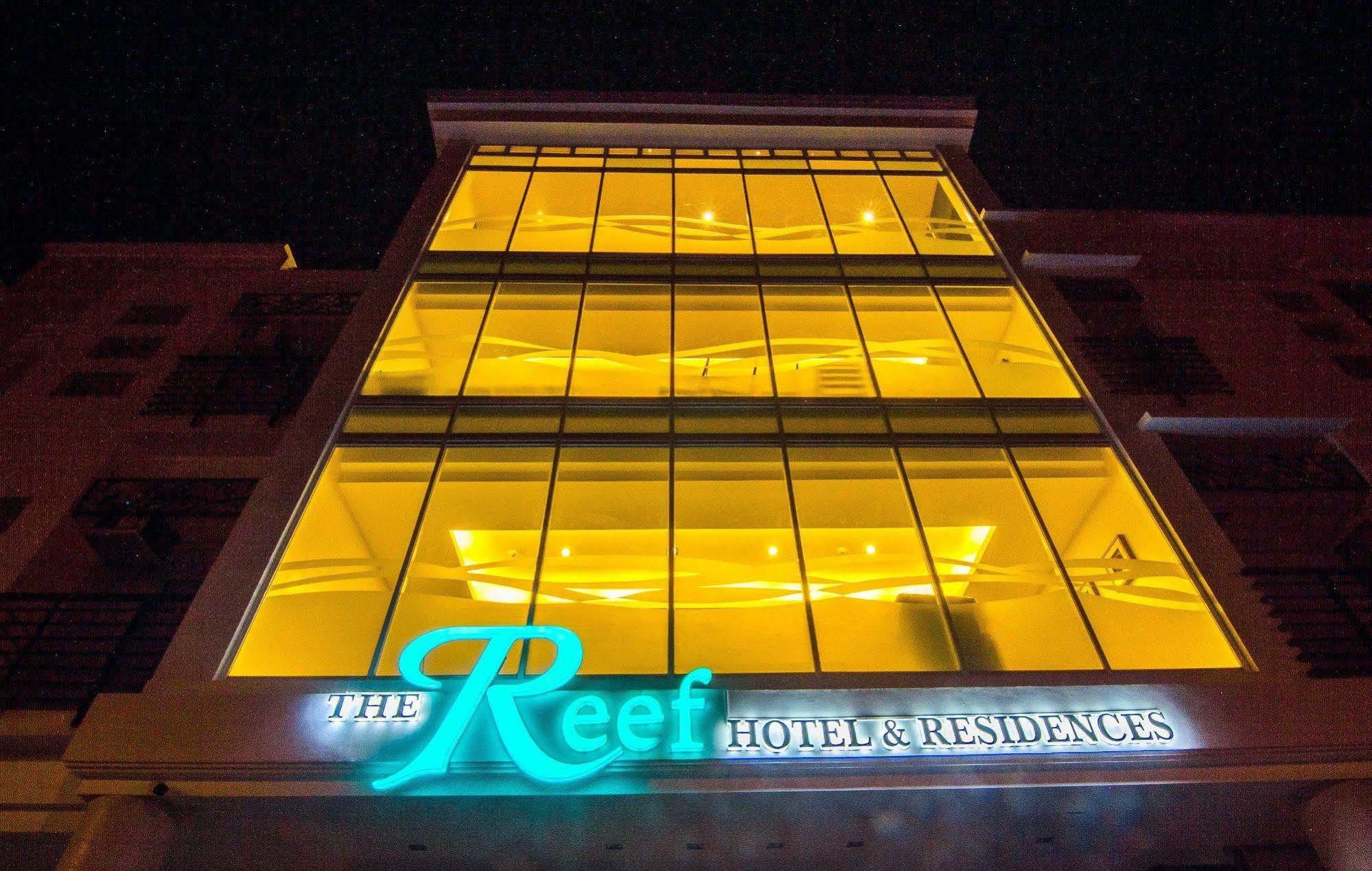 The Reef Hotel&Residences Olongapo Buitenkant foto